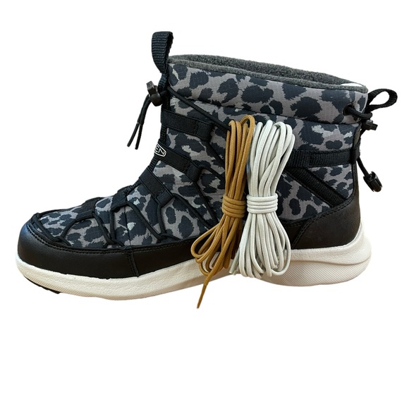 Keen New in Box Uneek animal print waterproof Chukka bootie 9 - Picture 2 of 11